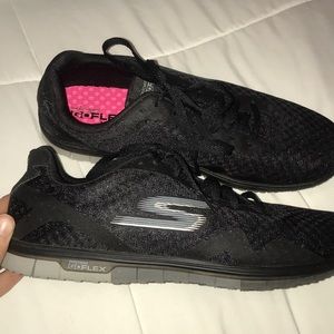 Never worn running sneakers sketchers go flex walk
